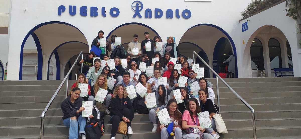 AnitsircCribot's tweet photo. Finalitzat els cursos a Mojacar per TAPD i TIS. Tornem a Cardedeu satisfetes de l'experiència i l'aprenentatge. @INS_Pla_Marcell https://t.co/sXGf62h9Mh