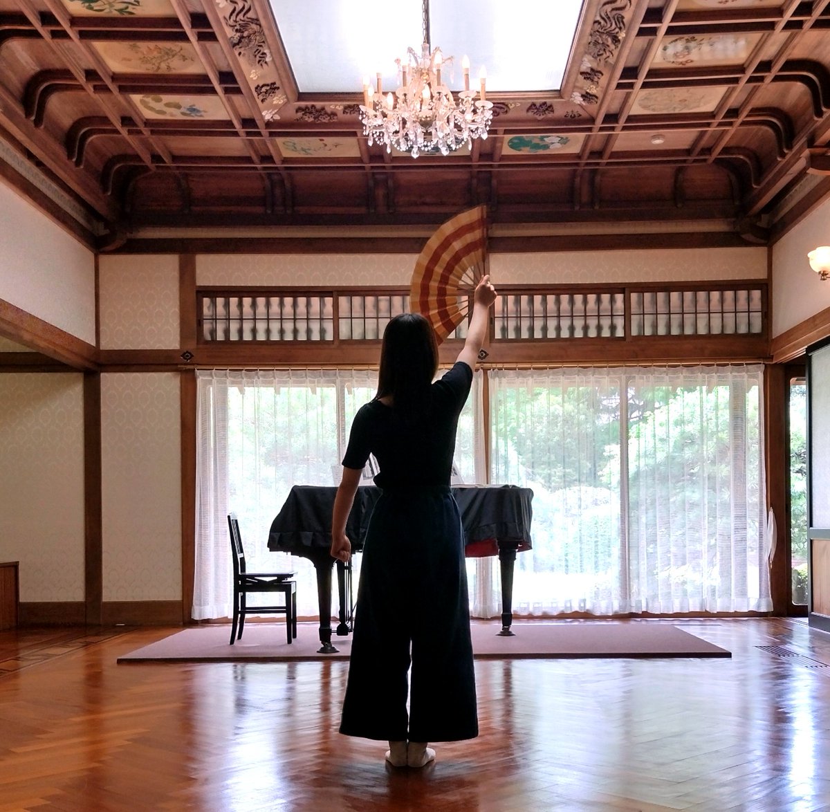 昨日の活動の様子です！
仕舞のお稽古をしています💪