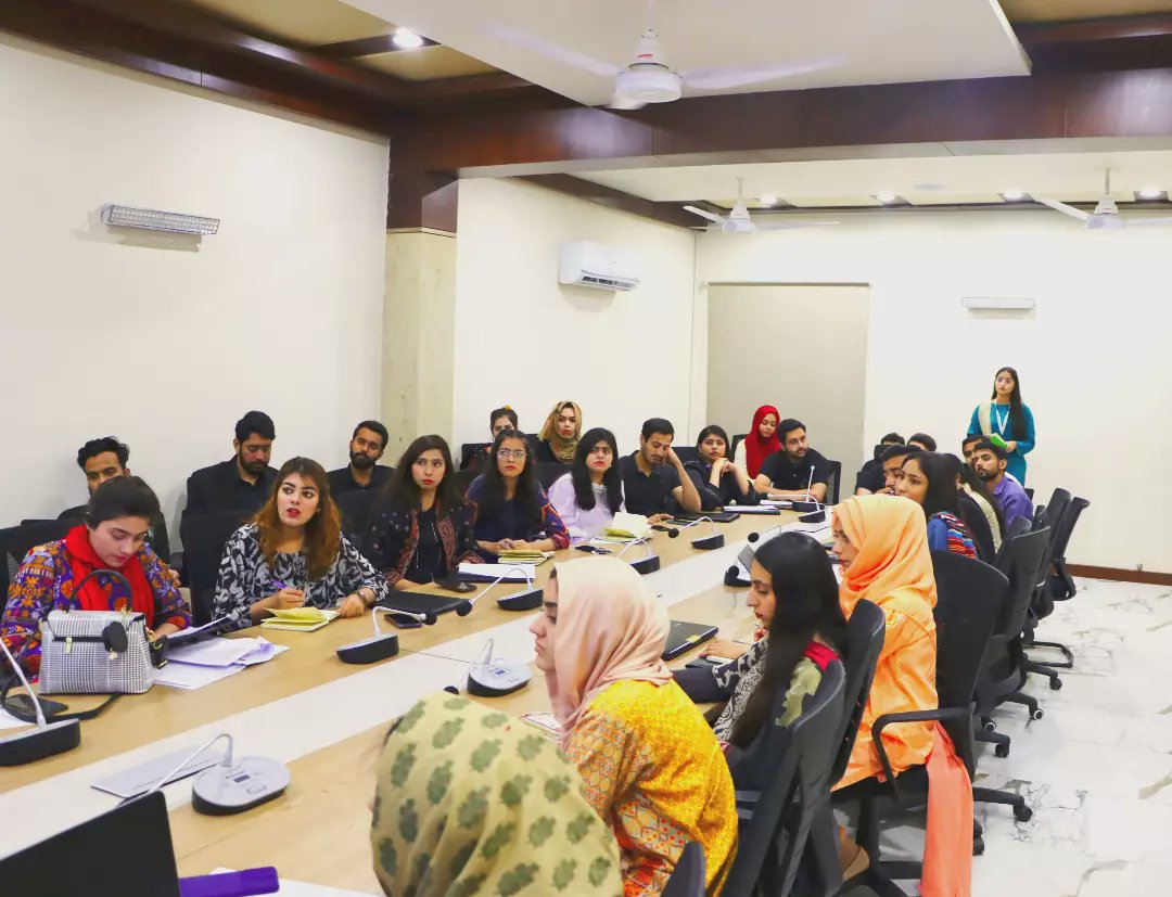 CBD_People's tweet photo. Snapshot of Apprentices while imparting knowledge of IT from Sir Muhammad Waqas Ameen, Assistant Director IT at LCBDDA. It is the need of time to have those basic technical skills and Apprentices are on board to learn that🌟

#informationtechnology #training #hardskill #CBDPEOPLE https://t.co/UGnJQ3LErP
