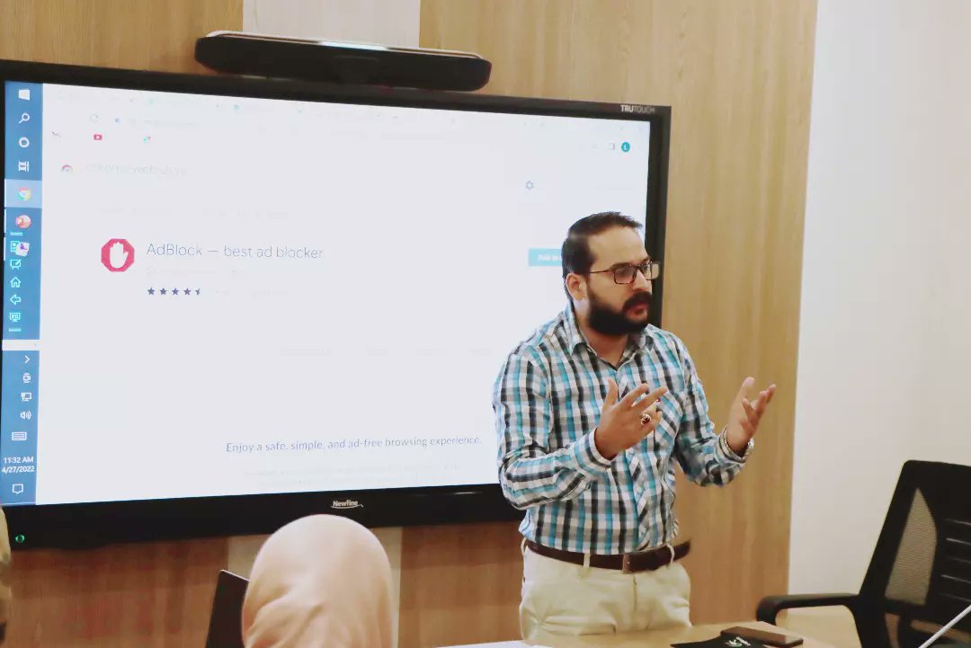 CBD_People's tweet photo. Snapshot of Apprentices while imparting knowledge of IT from Sir Muhammad Waqas Ameen, Assistant Director IT at LCBDDA. It is the need of time to have those basic technical skills and Apprentices are on board to learn that🌟

#informationtechnology #training #hardskill #CBDPEOPLE https://t.co/UGnJQ3LErP