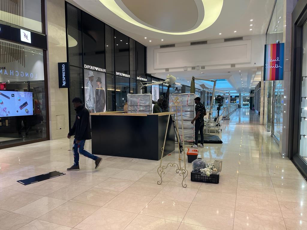 GContemporary's tweet photo. We are excited to share some more behind the scenes images of our preparation for the upcoming exhibition at our gallery on the 28th of April Hope to see you at our opening exhibition!

#grahamcontemporary #anewwave #artgallery #contemporaryartist #art #hydeparkcorner https://t.co/1MVLRiSh89