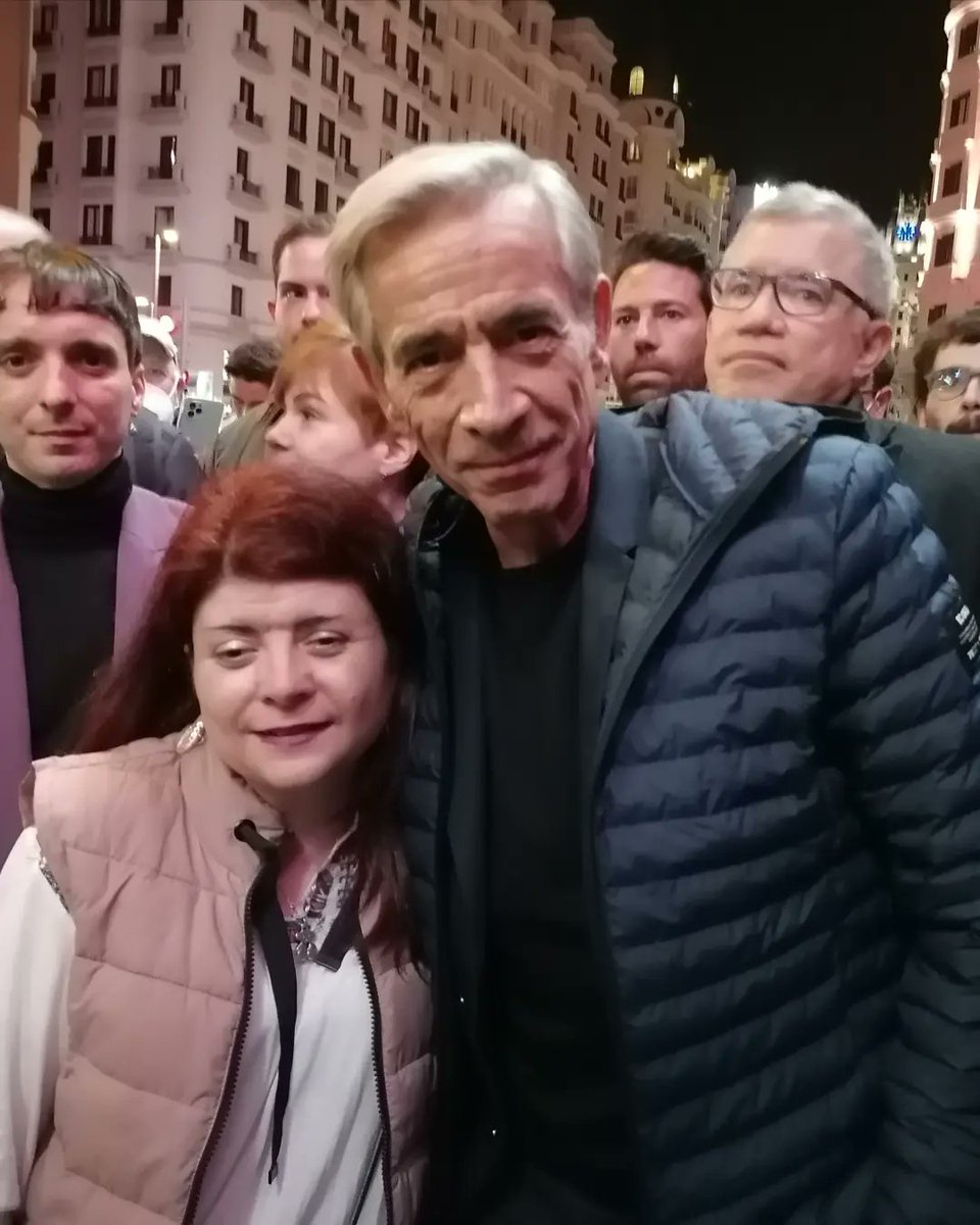 ConchiSD's tweet photo. Ayer fui a la #Premiere del  #Capitulo400 de @cuentametve en los @cines_callao 
Ver algunos de los actores y conocerlos.
Que bien lo pasamos @Monica_Tiemblo 👏🏻👏🏻👏🏻 https://t.co/xrELW0Gb2Z
