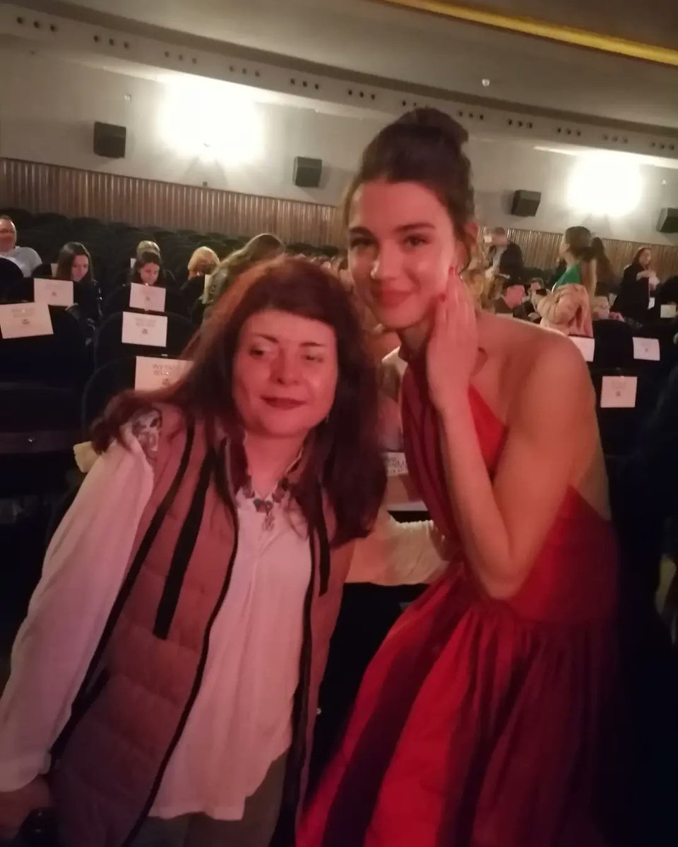 ConchiSD's tweet photo. Ayer fui a la #Premiere del  #Capitulo400 de @cuentametve en los @cines_callao 
Ver algunos de los actores y conocerlos.
Que bien lo pasamos @Monica_Tiemblo 👏🏻👏🏻👏🏻 https://t.co/xrELW0Gb2Z
