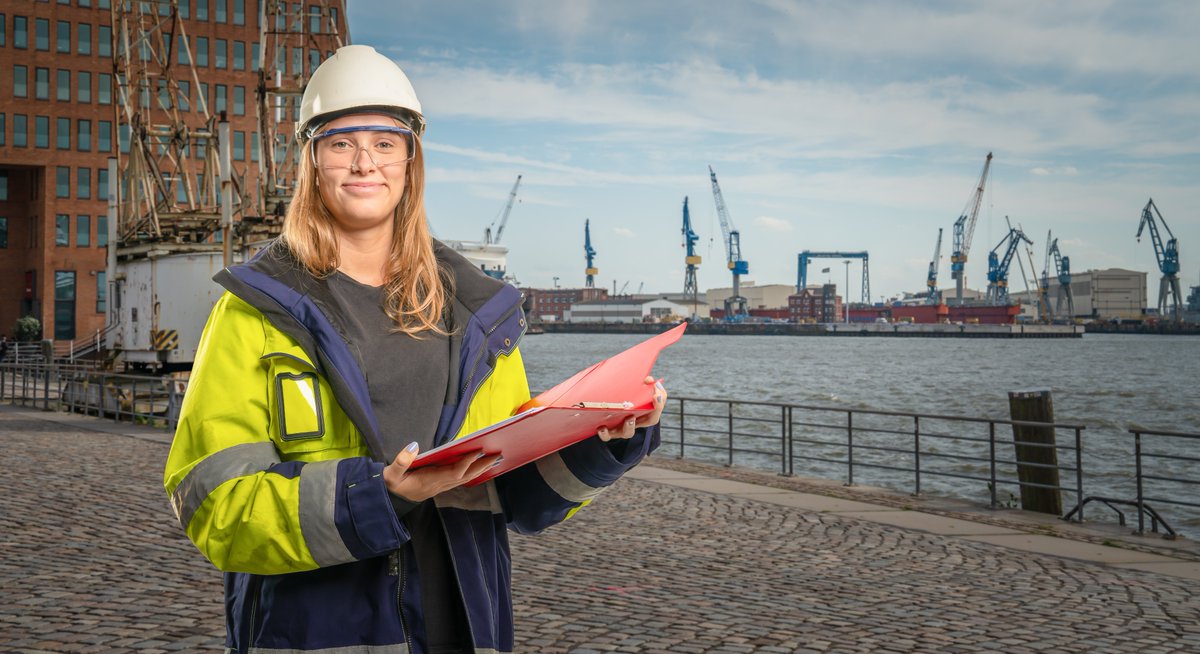 📢The call for proposals #EMFAF #WomenInTheBlueEconomy will be launched on 17 May 2022! 👷‍♀️
 
Get all the insights at our pitch session at #EMD2022 on  20 May at 10h00 am.

Register before 12 May 👉europa.eu/!wnNqVJ