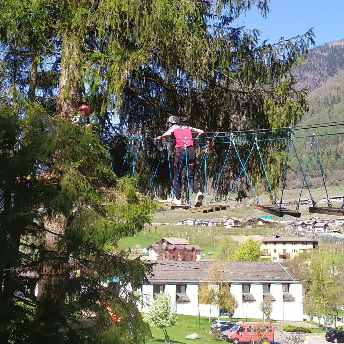 sdbpaderno's tweet photo. I ragazzi di #3secondaria questa mattina sono al Parco avventura #sempreinsieme https://t.co/BeQojziBxN