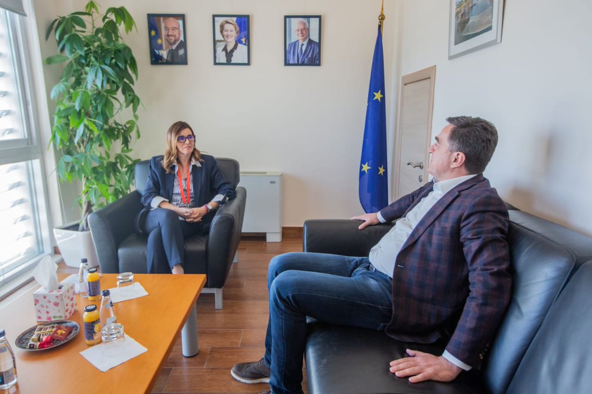 EUAmbME's tweet photo. Kudos to 🇲🇪companies for stepping up efforts to help 🇺🇦Ukrainian refugees. Happy to have met w/ some of them recently. Some donate food &amp; hygiene products🥫📦to @CKCG_MRC, others provide accommodation🏠Well done 🇲🇪! #StandWithUkraine️ 
@MFIC_official
#PKCG
#Voli
#ČelebićGroup https://t.co/5uXJKHvVNY