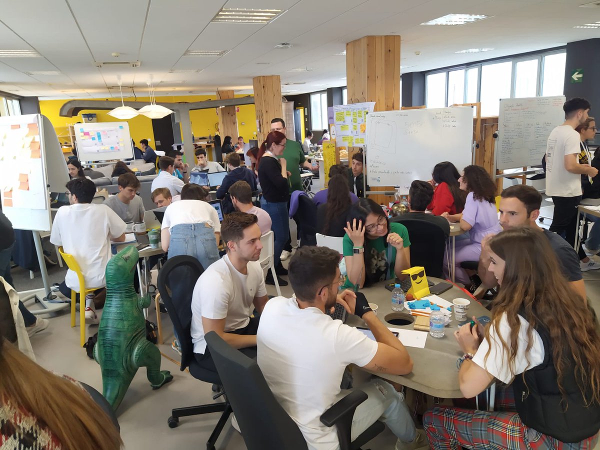 linkbyuma's tweet photo. #Linkers! Ayer por la tarde dio comienzo nuestro ⚡#FlashSession Hackathon, la mayor experiencia de creación de ideas emprendedoras de @InfoUMA⚡ https://t.co/5aN9QBOC2I