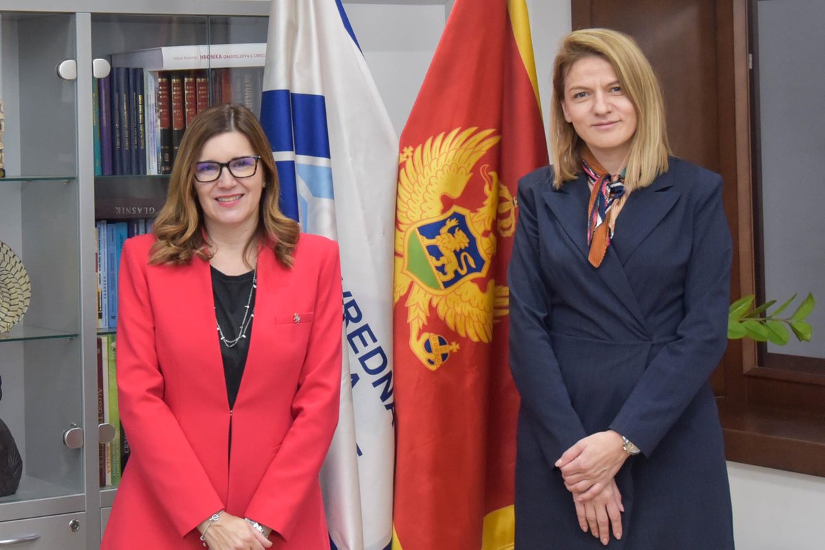 EUAmbME's tweet photo. Bravo za 🇲🇪 kompanije koje pojačavaju napore da pomognu 🇺🇦ukrajinskim izbjeglicama! Sa nekima od njih sam se nedavno susrela. Neki doniraju hranu i higijenske proizvode 🥫📦 @CKCG_MRC, drugi obezbjeđuju smještaj 🏠. Bravo 🇲🇪! 
@MFIC_official 
#PKCG
#Voli
#ČelebićGroup https://t.co/M62PbwMWeu