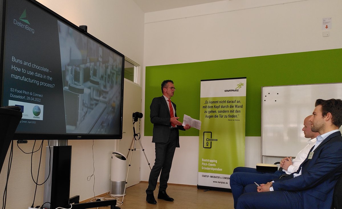 S3FOOD_eu's tweet photo. The S3FOOD Pitch &amp; Connect event has begun with digital quality assurance for less bakery loss by @datenberg_eu. 10 SMEs will pitch new #digital #tools for the food industry through the day👏. See them👉https://t.co/7Y3JoPKLUN
@FlandersFOOD @wagralim @clusaga @EU_EISMEA @EEN_EU https://t.co/ObFoeTK8bP