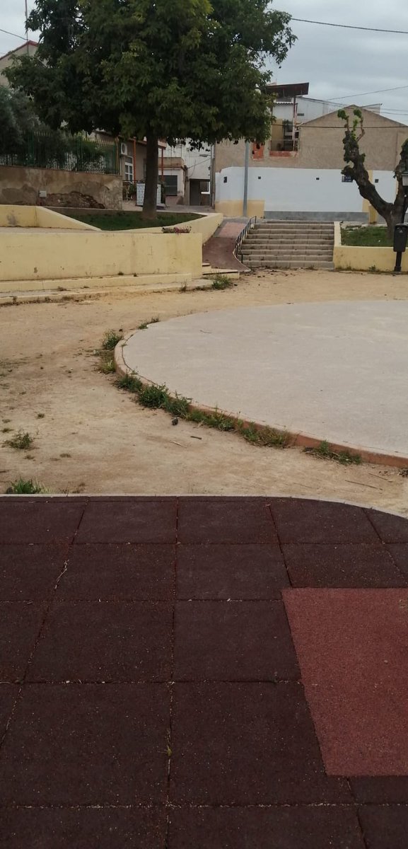 campoy1980's tweet photo. Tras pasar petición al servicio correspondiente, el Jardín de La Cruz se pone guapo para celebrar su día grande!!❤️❤️
#VivaLasFiestasDeLaCruz
#ElCollado
Gracias @parquesdemurcia https://t.co/qS8KFqJROu