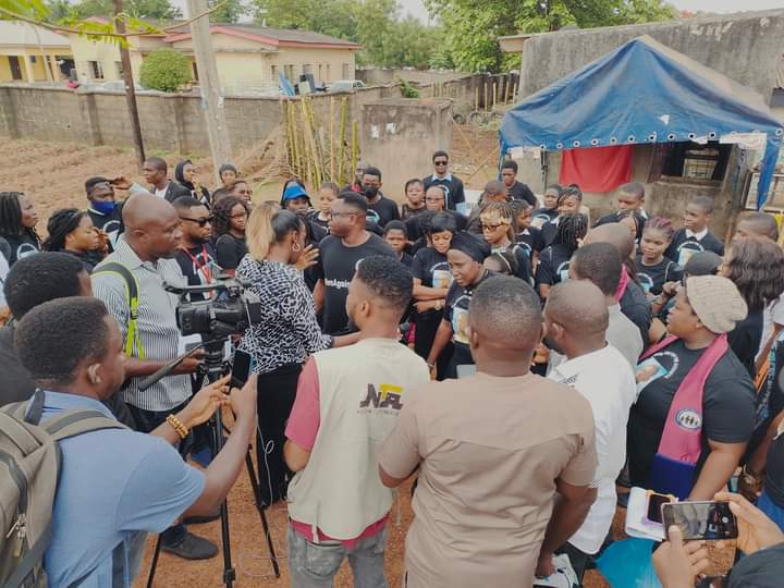 BenueElites's tweet photo. Remember the #JusticeforOchanya 4 years ago? 
The 13 year old Ochanya who was reportedly raped to death By one Mr Andrew Ogbuja and his son Victor Ogbuja in 2018.

In today's final judgement, the Makurdi Magistrate  court dismissed all four charges and discharged the accused. https://t.co/OFuzU0nuuF