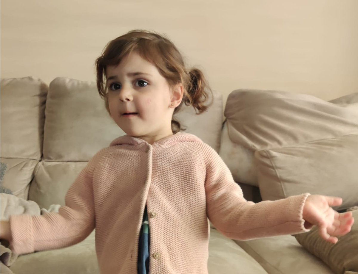 Cantaaprende's tweet photo. Mi hija de 3 años, Leire, no para de preguntarme sobre qué investigo.
Aquí va la respuesta.

¡Agárrate! ¡Mi tesis doctoral en menos de 20 tuits!
¡Quédate hasta el final porque hay un bombazo! 💥💣💥

@RedDivulga @CrueUniversidad @unicomplutense @ucc_complutense
Abro #HiloTesis https://t.co/izUKgg1c9R
