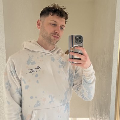 First Tweet since 2016… hello! #NewProfilePic