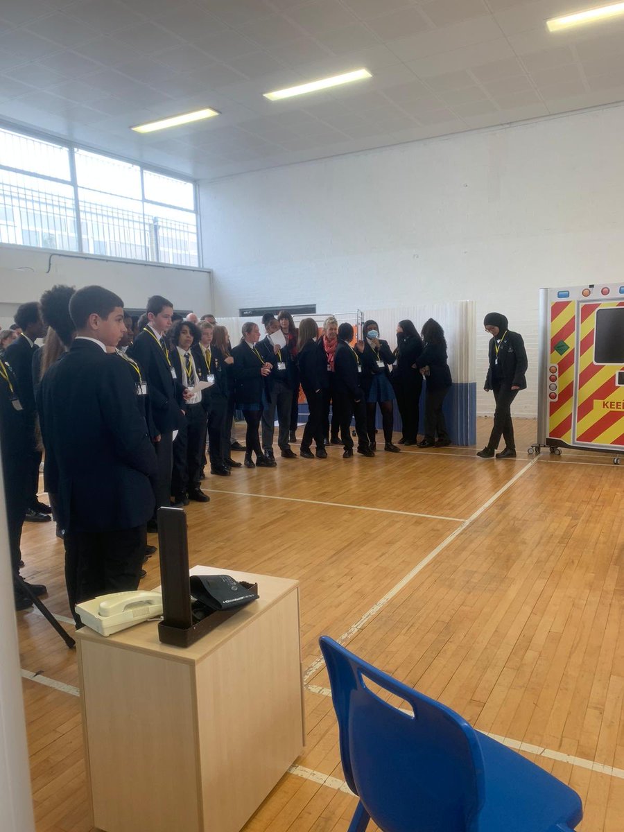 TheHurlinghamAc's tweet photo. Students in KS3 have had the amazing opportunity today to take part in some simulated emergency trauma centre workshops by ⁦@sharp_projectUK⁩ ⁦@imperialcollege⁩ exploring the impact of knife crime in London https://t.co/kLzFkK96FA