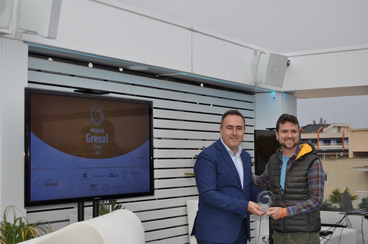 FundacioGresol's tweet photo. En aquesta edició comptem amb la col·laboració de la @Dipta_cat, @ibercaja  i la @universitatURV  i amb el patrocini d'@tautolica , @ClosGalena  i @inedit  Damm . https://t.co/9hfWrbWV7K