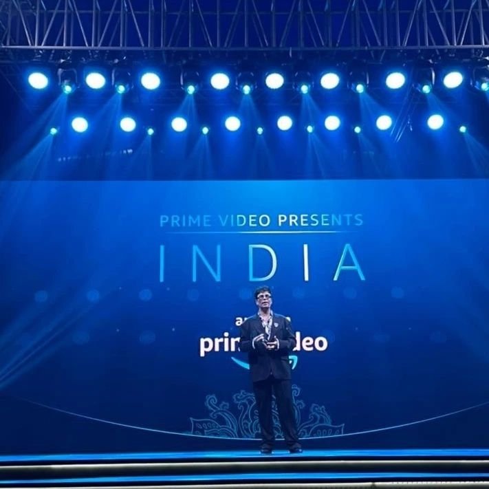 bombaytimes's tweet photo. .@karanjohar kicks off #PrimeVideoPresentsIndia with a fireside conversation with @PrimeVideoIn &amp; the global leadership including @iamgauravgandhi, #AparnaPurohit, @JSalke , #KellyDay and 
@FarrellJamesC, announcing over 40 new titles!

#SeeWhereItTakesYou https://t.co/JpHHilUfA1