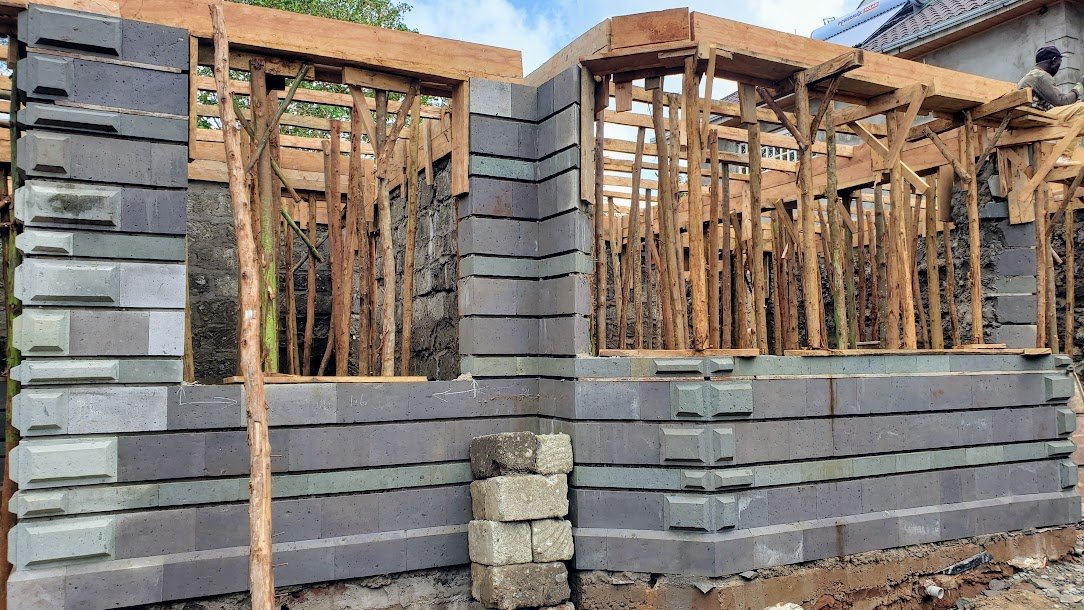 ArchitectureKE's tweet photo. Our masons are literally carving this house out of stone, by hand. We cannot wait to see the eventual outcome of this handwork. #ArchitectureKE https://t.co/cKwCmC24oT