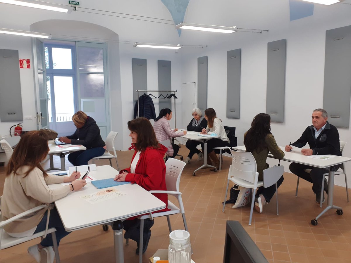 Participant a Speed Dating per connectar els alumnes que avui finalitzen la #formació d’auxiliar de #carnisseria amb les empreses que busquen personal. #TOPOsona #TTT <a href="/Creaccio/">Creacció</a> <a href="/economieslocals/">Economies locals</a> <a href="/diba/">Diputació de Barcelona</a>👉toposona.cat