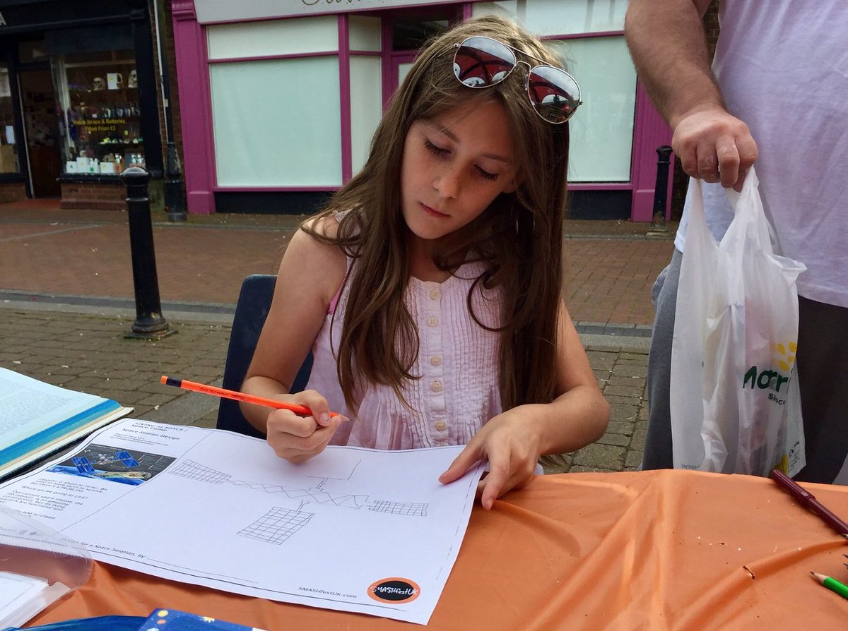 Ophelia Bottom tweet media