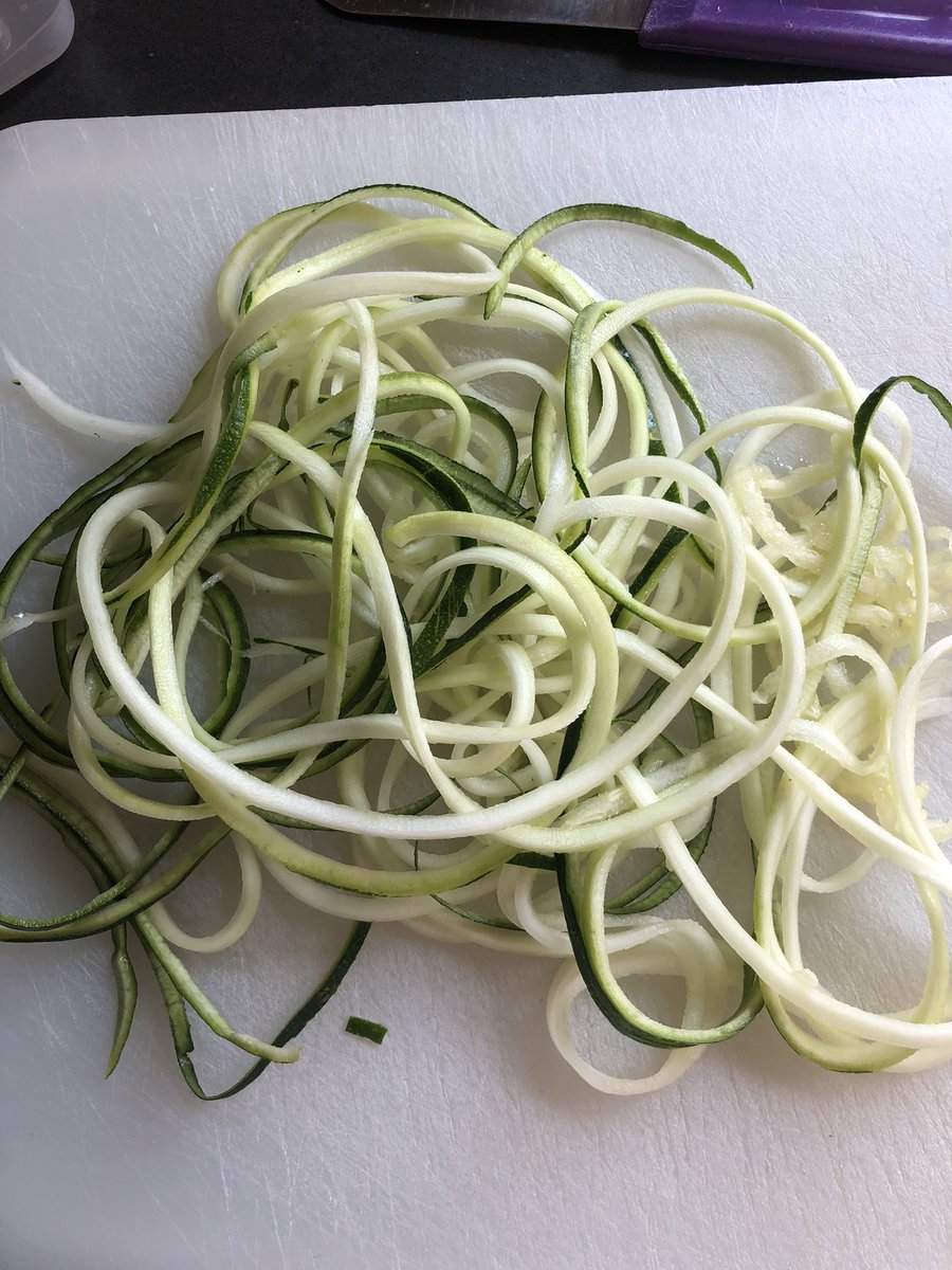 simoneburki's tweet photo. #corgette #spaghetti https://t.co/aIx4D26taw