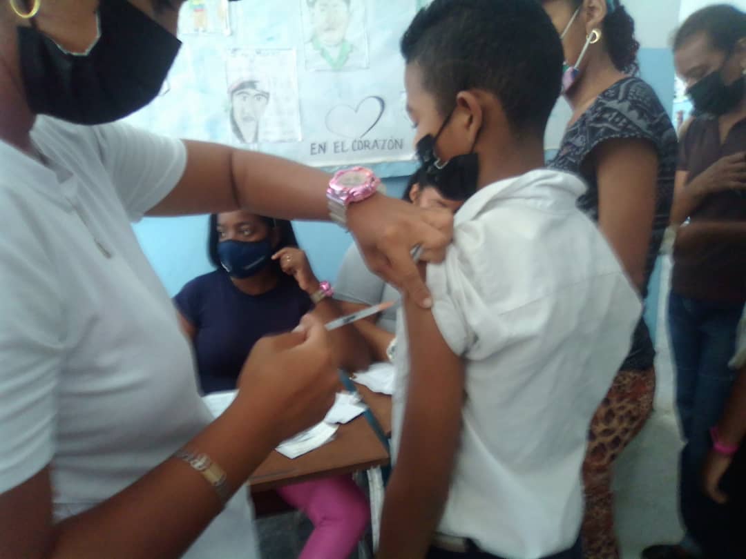 rosabecerra3's tweet photo. #Miranda/Seguimos activos con las Jornadas de Vacunación en todo el estado, de la mano del equipo de Salud de Miranda dirigido por la Dra Marelia Guillén
Hacia el 100 % de niñas, niños y jóvenes protegidos contra el COVID-19 e iniciando las Jornadas de Vacunación de las Américas https://t.co/6qwzyZ68mC