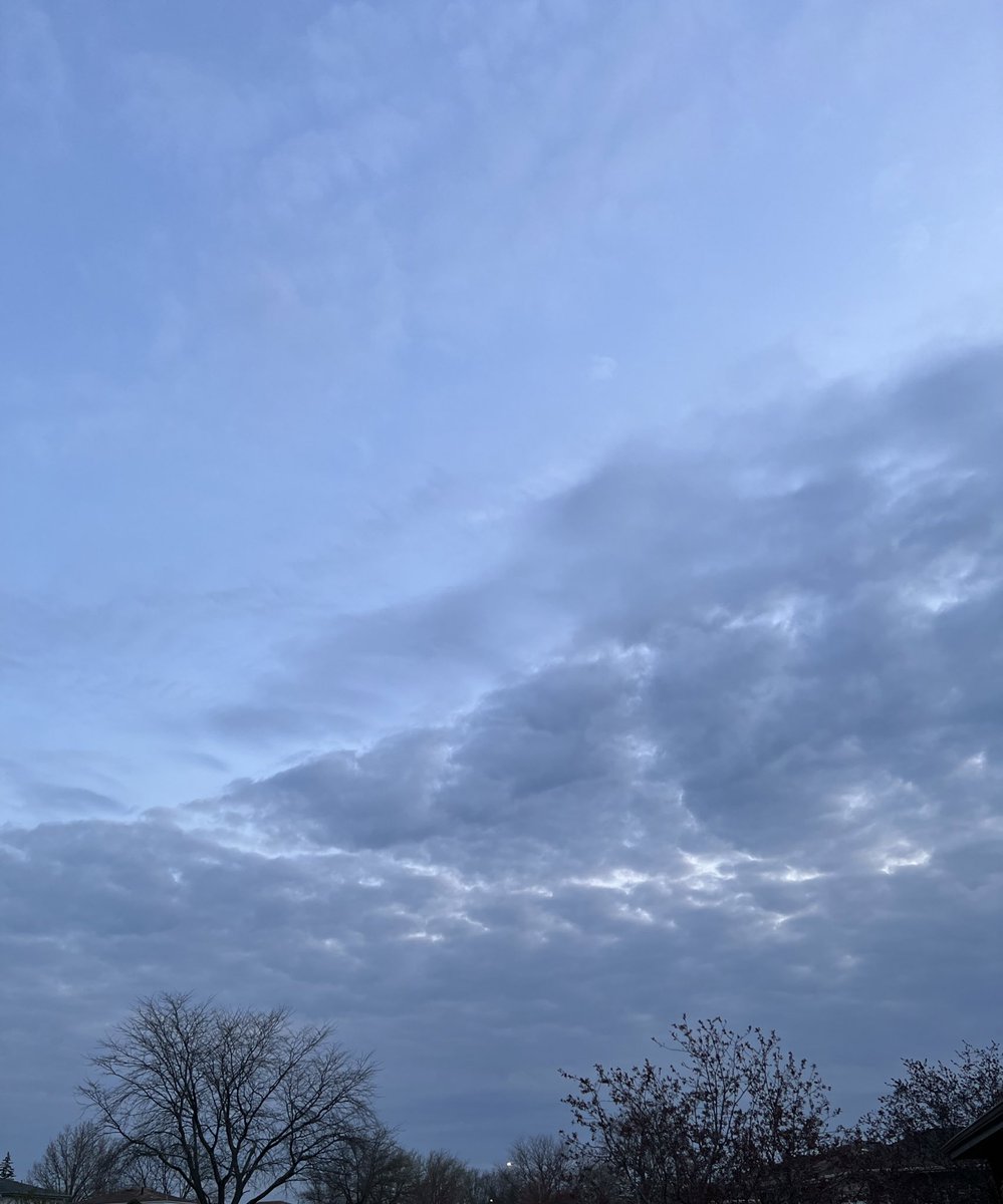 notudaaslarka's tweet photo. Ramadan 2022

27th night of Ramadan 

-Weather: Cloudy with some light rain   
-Temp: Chilly
-Calm: Yes
-Vibes: Not really

Unfortunately again we could not see the sun rise due to it being cloudy. Being that tonight was the 27th night, the odds of the blessed night being on this https://t.co/2NfQz1bgk0