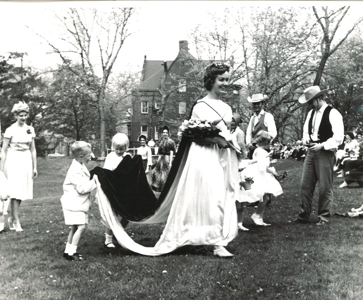 HowardColmanLib's tweet photo. Happy #ThrowbackThursday! The first May Day celebrations were held in 1894. This image features the 1962 May Day celebrations; one of the last held on Old Campus. The May Day Queen was Mary Ann Jarman. https://t.co/XHT6EnuEZe