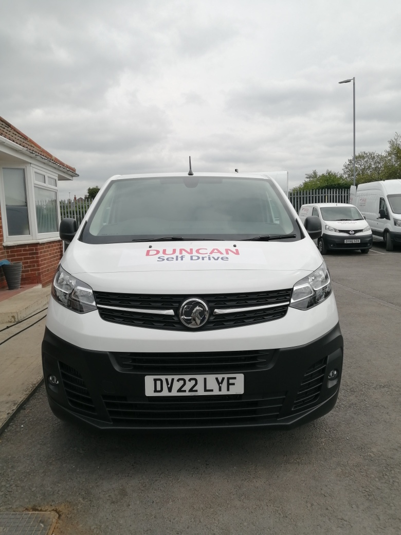 duncanselfdrive's tweet photo. New to the Fleet - The first of our new 22 plate short wheel bases. https://t.co/o9CbkyzleZ