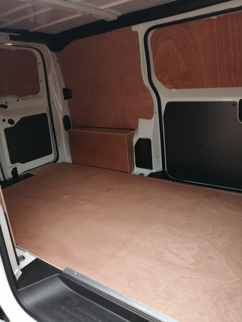duncanselfdrive's tweet photo. New to the Fleet - The first of our new 22 plate short wheel bases. https://t.co/o9CbkyzleZ