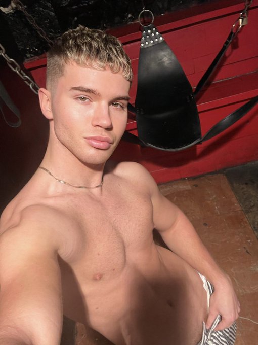 Who&rsquo;s gonna put me in it? 😈 https://t.co/JWqHkKqiPI