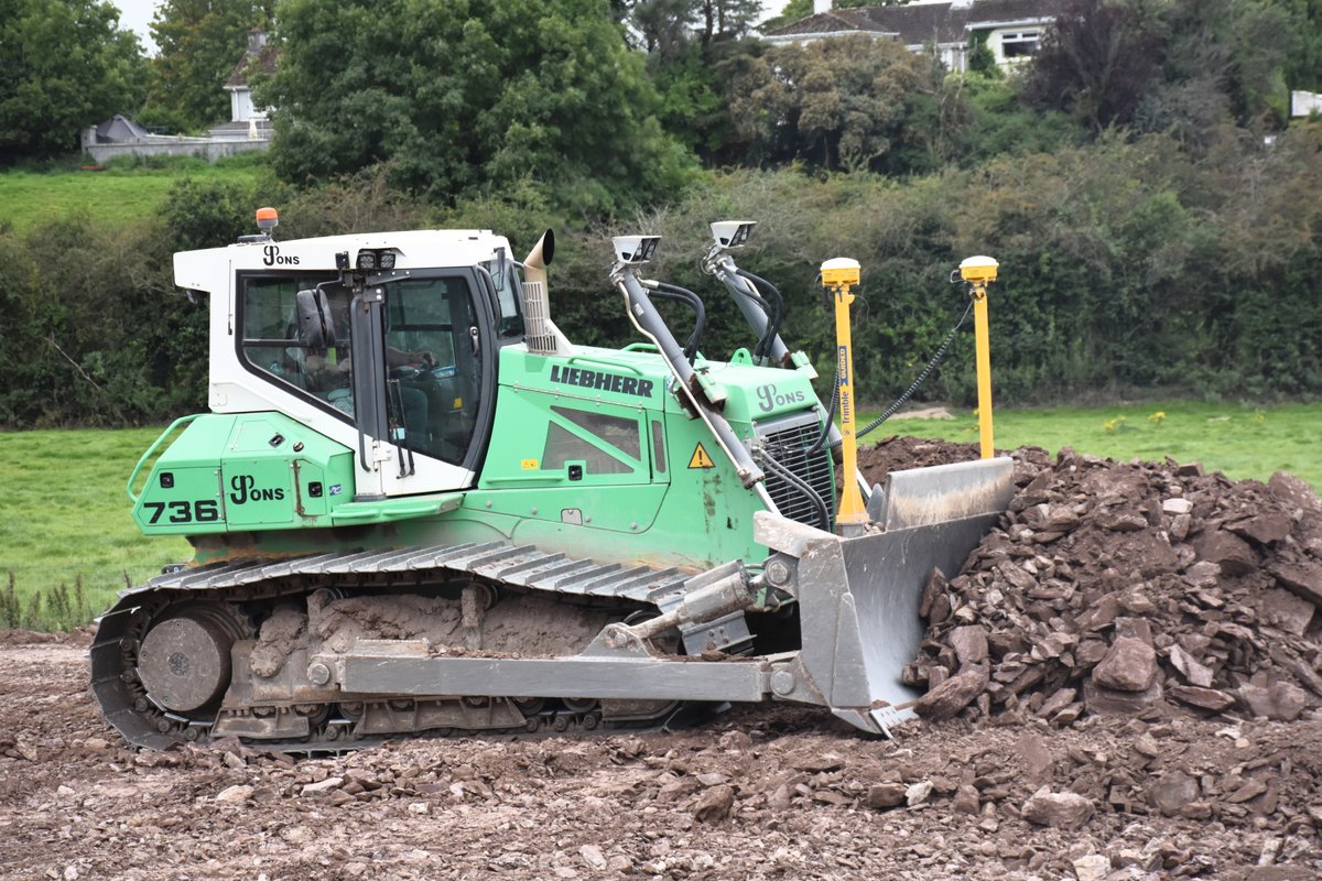 LH_Construction's tweet photo. Our #PR736 &amp; #PR766 dozers bought by ‘Jons Civil Engineering Company’ are pulling out all the stops on a huge road scheme in Ireland. ‘It’s a fantastic workhorse. It has plenty of power for pushing and ripping rocks and clay and other debris’, said the operator about our PR766 💪 https://t.co/wP09ZaaT7P