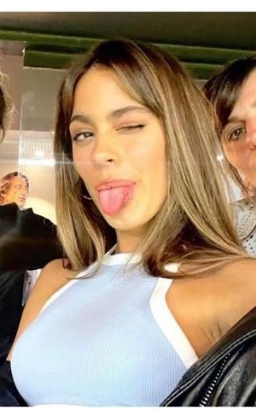 Cómo que Tini tiene 25 años??? Yo pensé q tenía 15 🤔