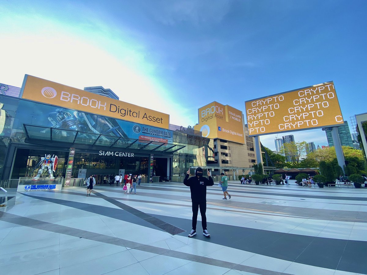bbigkachu's tweet photo. นี่เคยเข้าไปอ่านเกี่ยวกับเรื่อง Crypto จากเพจ Brook มาคอนเทนท์อ่านง่าย อัปเดตทุกวัน มีแหล่งข้อมูลที่เชื่อถือได้เพราะเขามีพาร์ทเนอร์ทั้งในและตปท. แต่ถ้าใครอ่านแล้วไม่เก็ทเขายังมีหนังสือ “เล่าด้วยภาพ Digital Asset” ให้ศึกษาเพิ่มด้วย หาซื้อได้ตาม B2S SE-Ed Kinokuniya #SnapwithBrook https://t.co/ff4Cf0YKK6