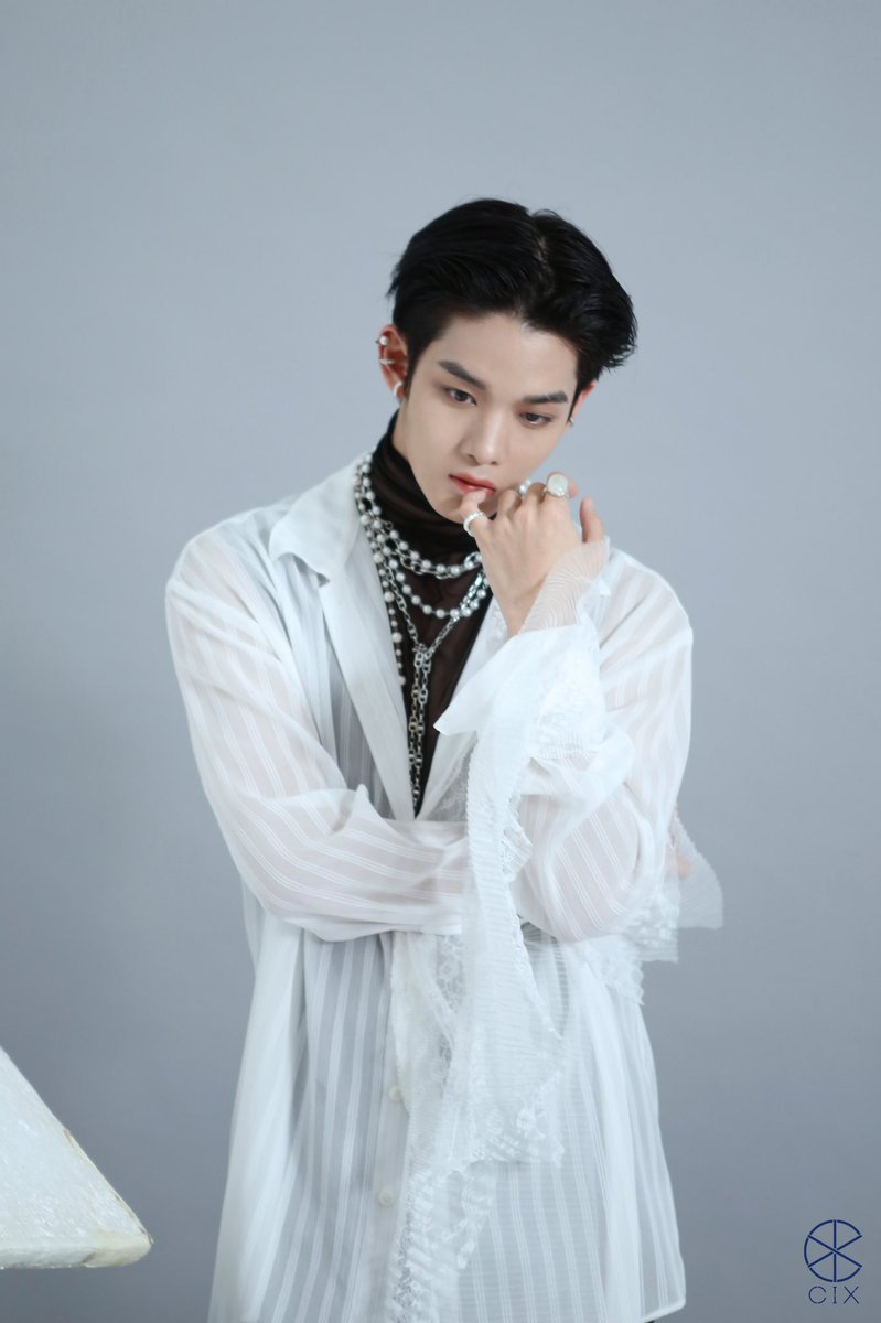 baejinyoung_sg's tweet photo. 220428 Universe BEHIND
▶ https://t.co/FXLz2lGD89
— #배진영 #裴珍映 #baejinyoung #CIX #씨아이엑스 #complete_in_X https://t.co/XiYTirWtlZ