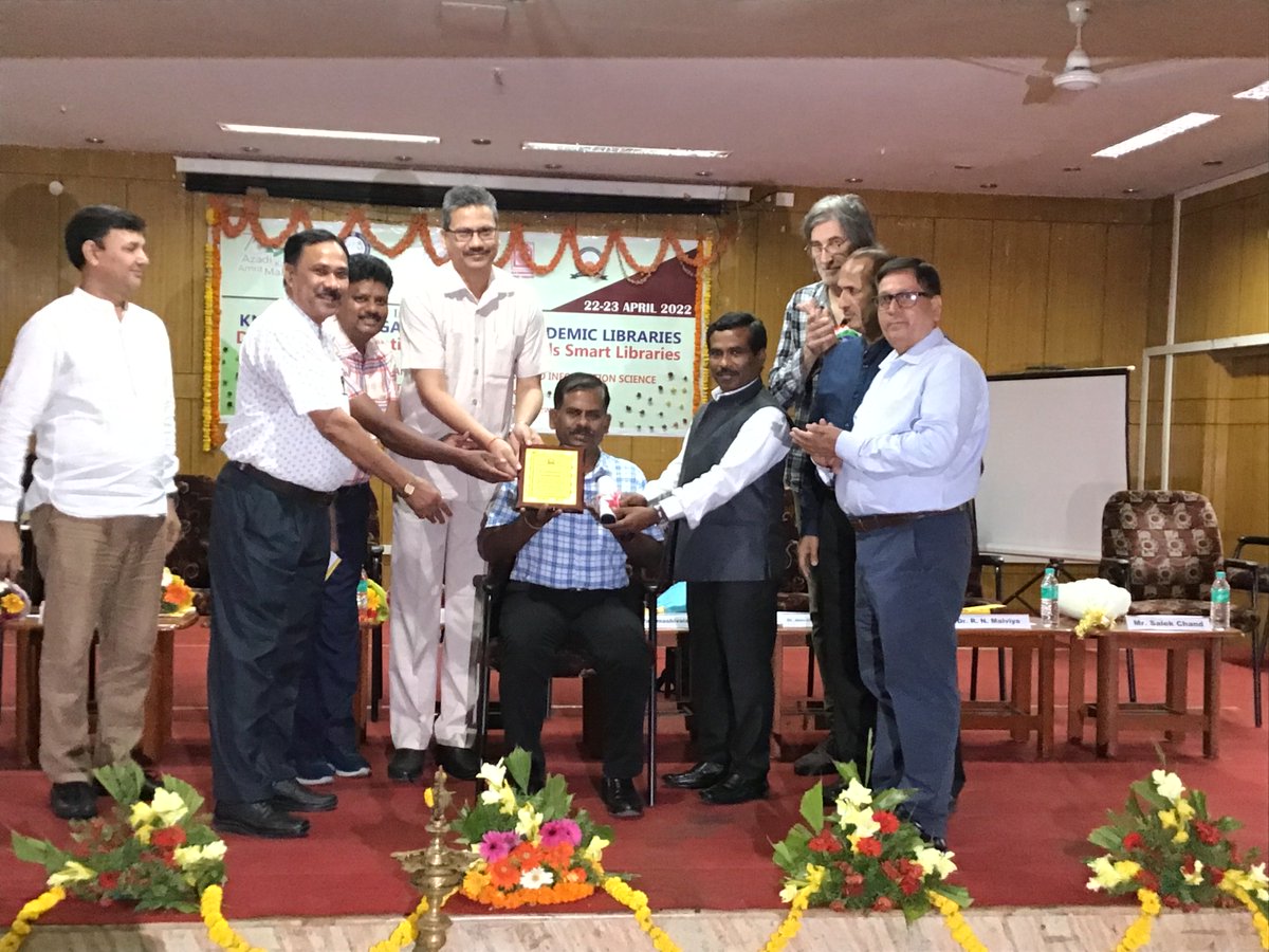 hinudi's tweet photo. Library Professional Association (LPA), New Delhi is pleased to confer "The Best University Librarian" Award 2022 to me during 22-23 April 2022 IKOAL International Conference held at Tumakuru University, India.  Thanks to IKOAL Team to recognising me in this regard. https://t.co/iH8JmLqjc2