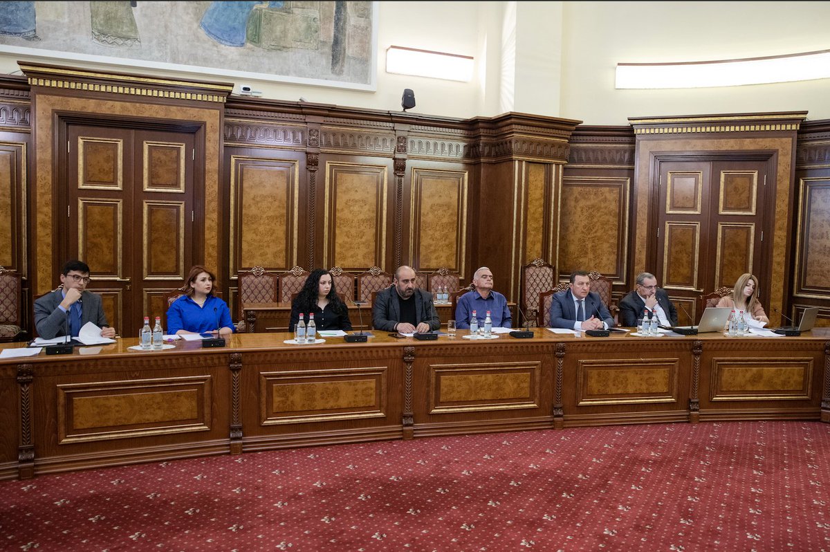 EITI_Armenia's tweet photo. #EITIArmenia MSG held a meeting chaired by Dep Prime Minister Hambardzum Matevosyan. MSG approved #EITI 4th report ToRs, agreed on number of decisions, discussed progress on #BODs, #opencontracts, systematic data disclosure, etc.
https://t.co/3GLfWAQF1v
https://t.co/GQQBRbODd2 https://t.co/R9Z3uEGAbV