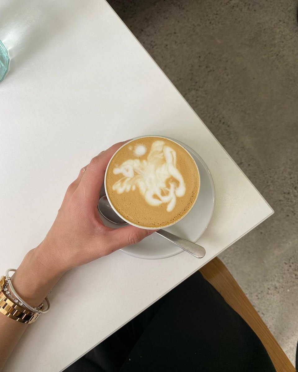 ChailaiB's tweet photo. Today was so quiet my cafe shop. 🙂🙂 https://t.co/8069WTa9I7