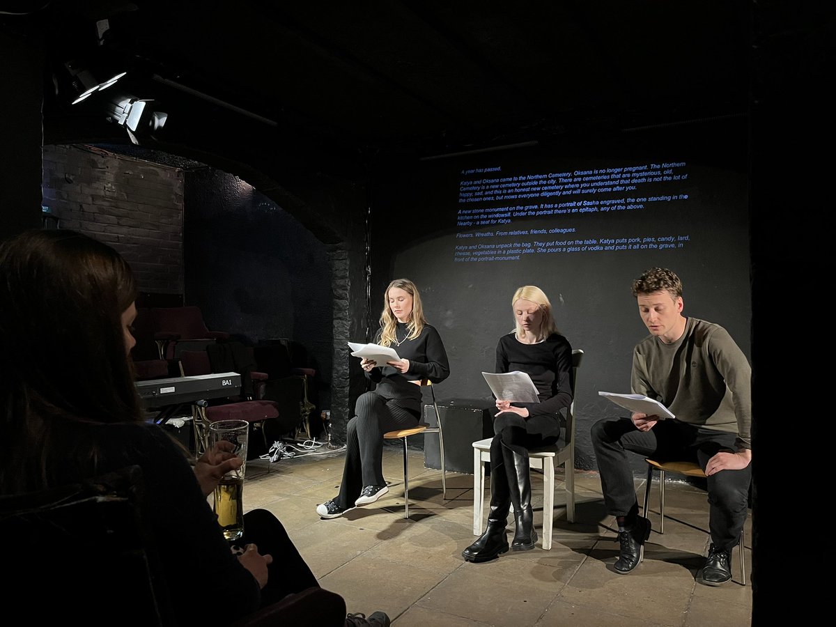 BaronsCourt_W14's tweet photo. We had another great night of music, readings, and fundraising for Medicine for Ukraine. Our door is open for you to join us this week as we stand in solidarity with Ukraine. Book or donate here: https://t.co/U9wuGHdpIb @UkrainianLondon @LBHF @Ukr_Institute #peacereadings https://t.co/eF7VGtngT8