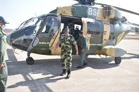 NehaLove28's tweet photo. #BreakingNews :
As the Line of Control post is snow-bound and its road link with the Kashmir Valley is currently inaccessible. BSF Orders Airlift For Jawan In J&amp;K To Get Him Home In Time For His Wedding   #BSFAirlift    #Jawan_sWedding  
@BSF_India  #BSFAirlift #DilliMatChal https://t.co/xeKBh8f1u3