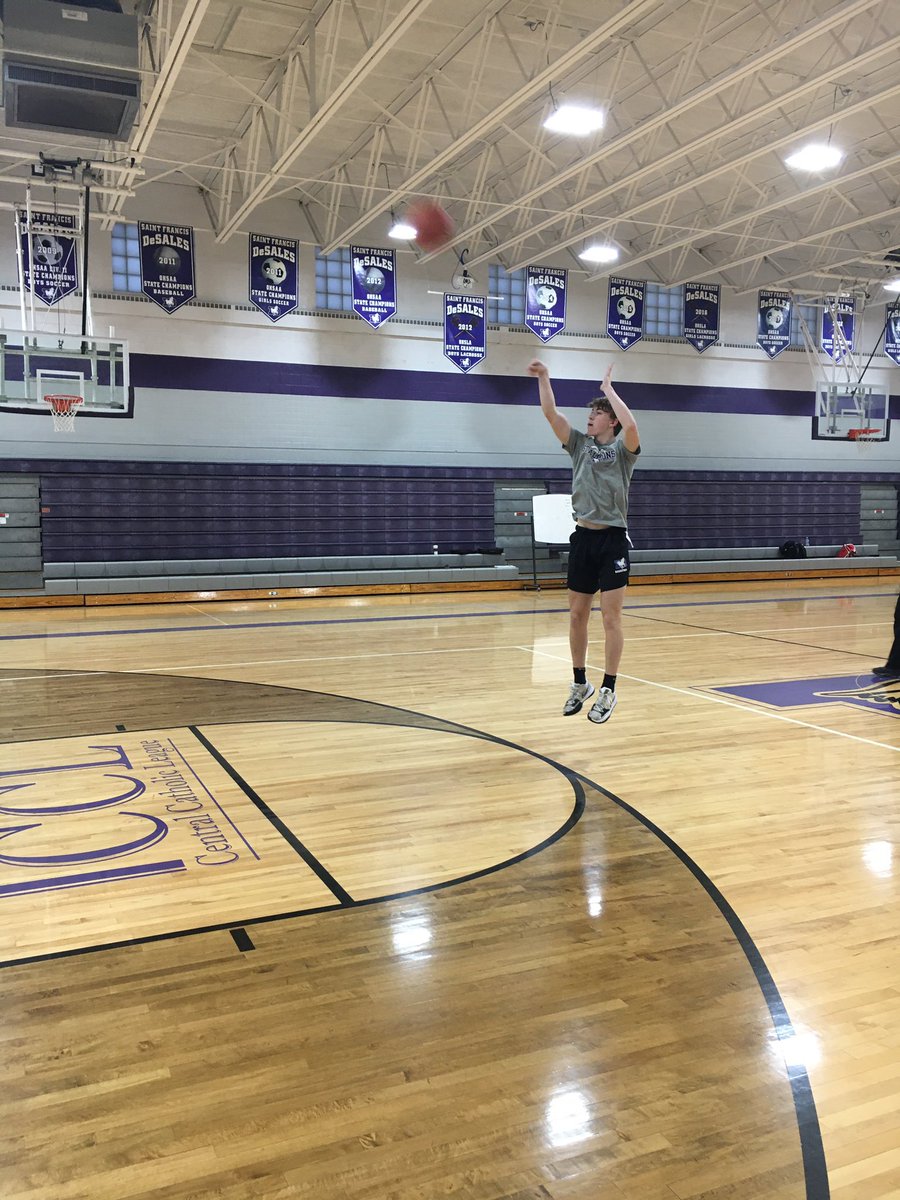 SFDBball's tweet photo. 4 for 4 again this morning! 🏀🥓🍳☀️@_pjnoles_ with 1:40 on The Celtic Drill setting a new Soph record! #JYD #Family https://t.co/loehc1v9GM