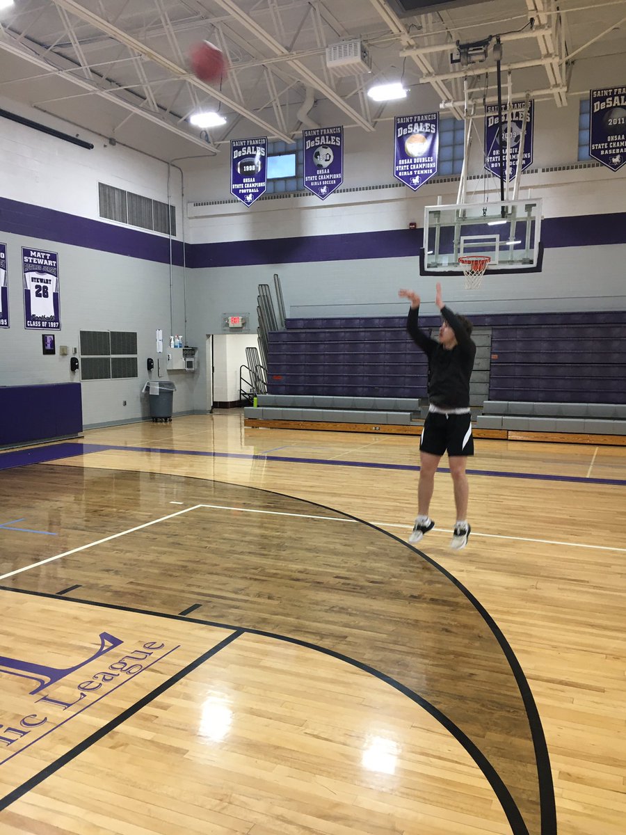 SFDBball's tweet photo. 4 for 4 again this morning! 🏀🥓🍳☀️@_pjnoles_ with 1:40 on The Celtic Drill setting a new Soph record! #JYD #Family https://t.co/loehc1v9GM