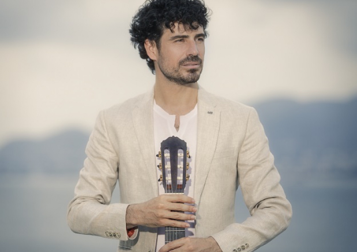 🎼Aire español en nuestro programa del 6 de mayo con la interpretación del Concierto de Aranjuez, del maestro Rodrigo, a cargo del guitarrista invitado <a href="/PVillegasGuitar/">Pablo Sáinz-Villegas</a> y la dirección de <a href="/ShelleyConduct/">Alexander Shelley</a>.
🎟️bit.ly/3MfUzs8 
#SinfónicaDeTenerife🧡#SiempreContigo