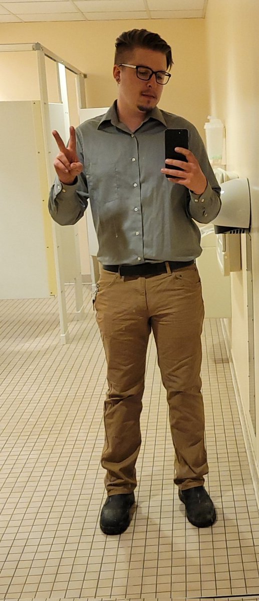 ogphillyg's tweet photo. Obligatory mirror selfie, feeling good https://t.co/UUAOq0Rtmh