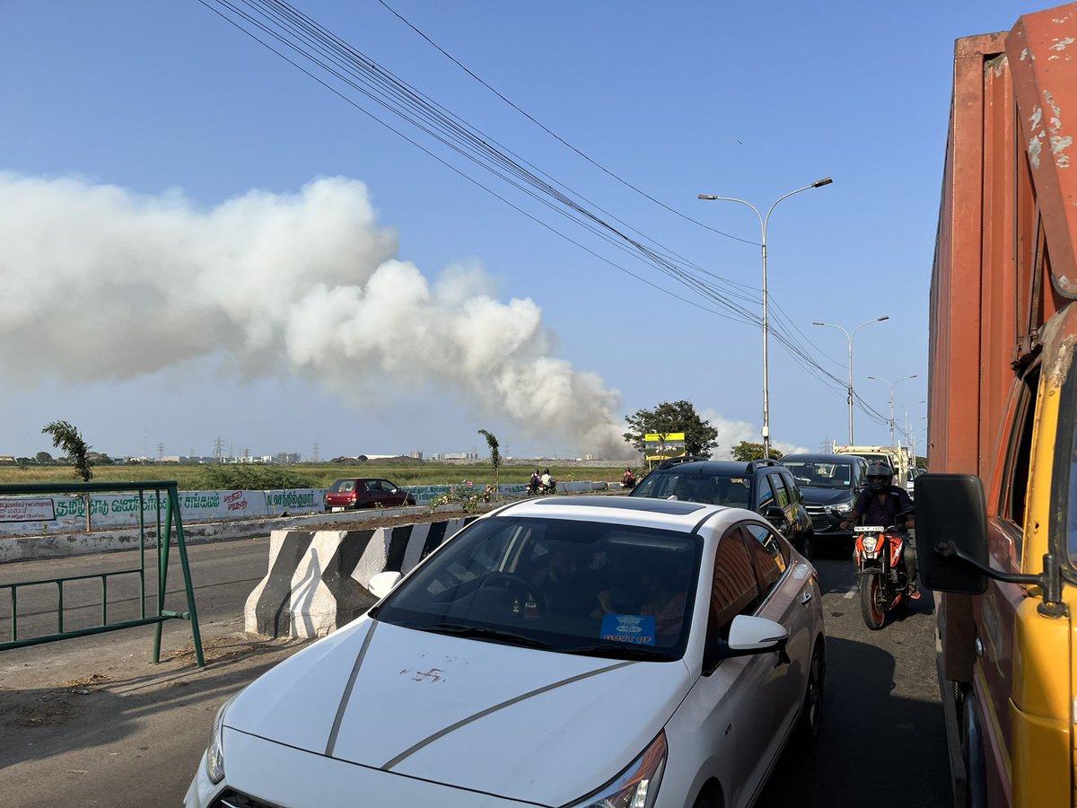 KabilanGR1's tweet photo. If you want to see cloud forming from earth
Please visit Velachery. 
Here the daily waste is converted to dark clouds by burning them. 
 #sarcasm #Velachery
Singapore has a power plant which converts waste like this to electricity.
India is going to face a big power outage. #WAW https://t.co/JcgKt1KnBx