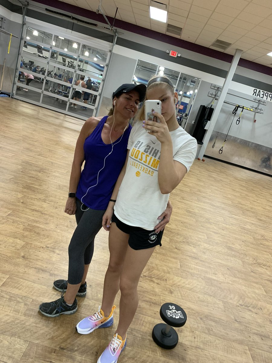 addison_potts3's tweet image. Happy birthday to the best mom ever ❤️ I love you!!! #428