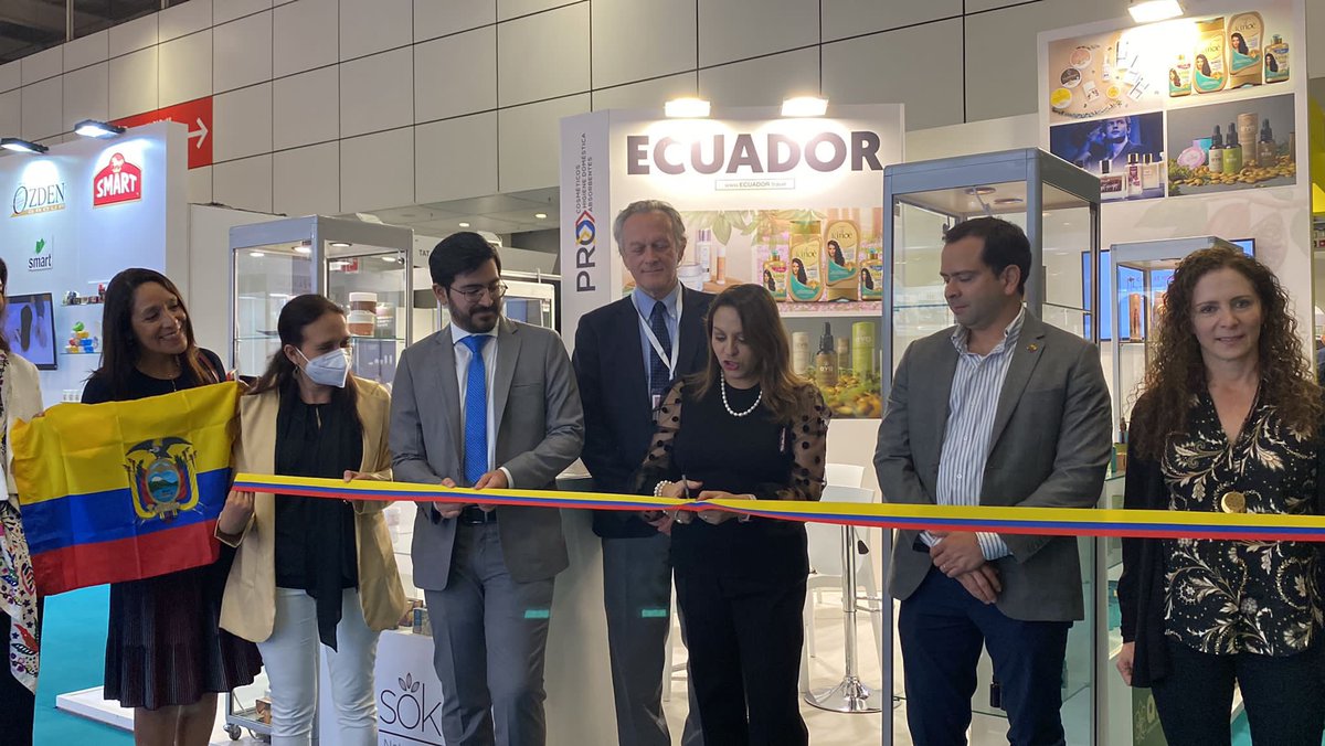 ¡Hito histórico! Por primera vez 4 empresas ecuatorianas 🇪🇨 participan en el show más importante de la industria de belleza y cosméticos a nivel mundial, <a href="/cosmoprofworld/">Cosmoprof Bologna</a>, gracias a la colaboración con <a href="/procosmeticosec/">PROCOSMÉTICOS</a> y apoyo de la Oficina Comercial de @proecuador en Italia 🇮🇹