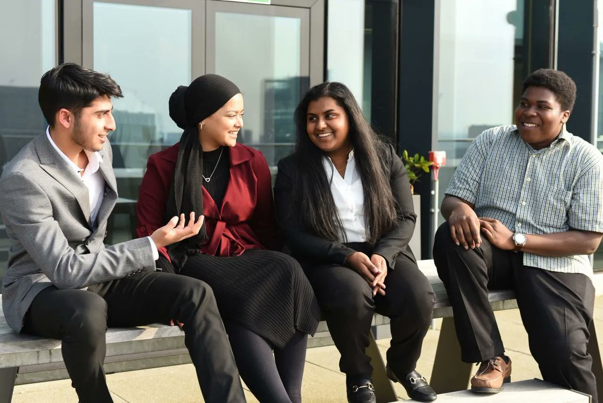 @EY_Foundation Your Future Programme #Recruiting NOW

Leaving school &amp; want to go straight into work? Receive 2 weeks of paid employability skills training, interactive workshops &amp; paid work experience

Find out more &amp; apply through the website ➡️ buff.ly/36Rs7Ok
