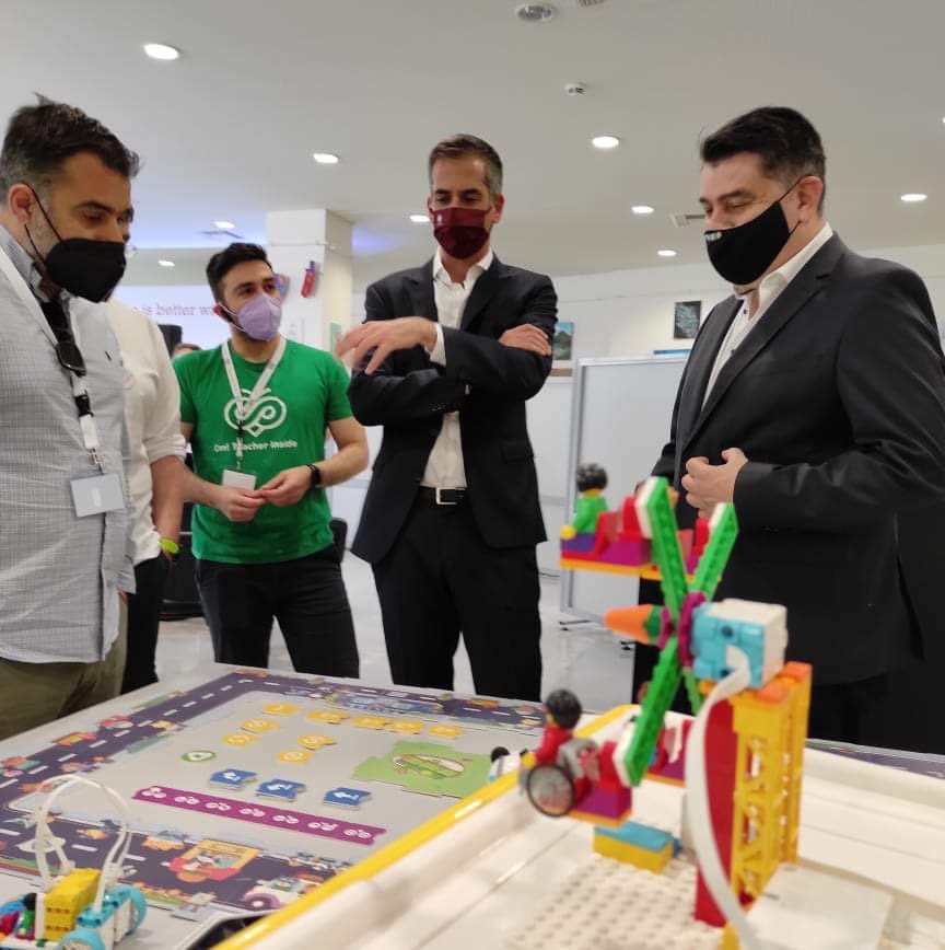 PlayEarly's tweet photo. 🤖Thank you @LEGO_Education #eduk8gr for your support! #playonathens https://t.co/yxybrD5atr