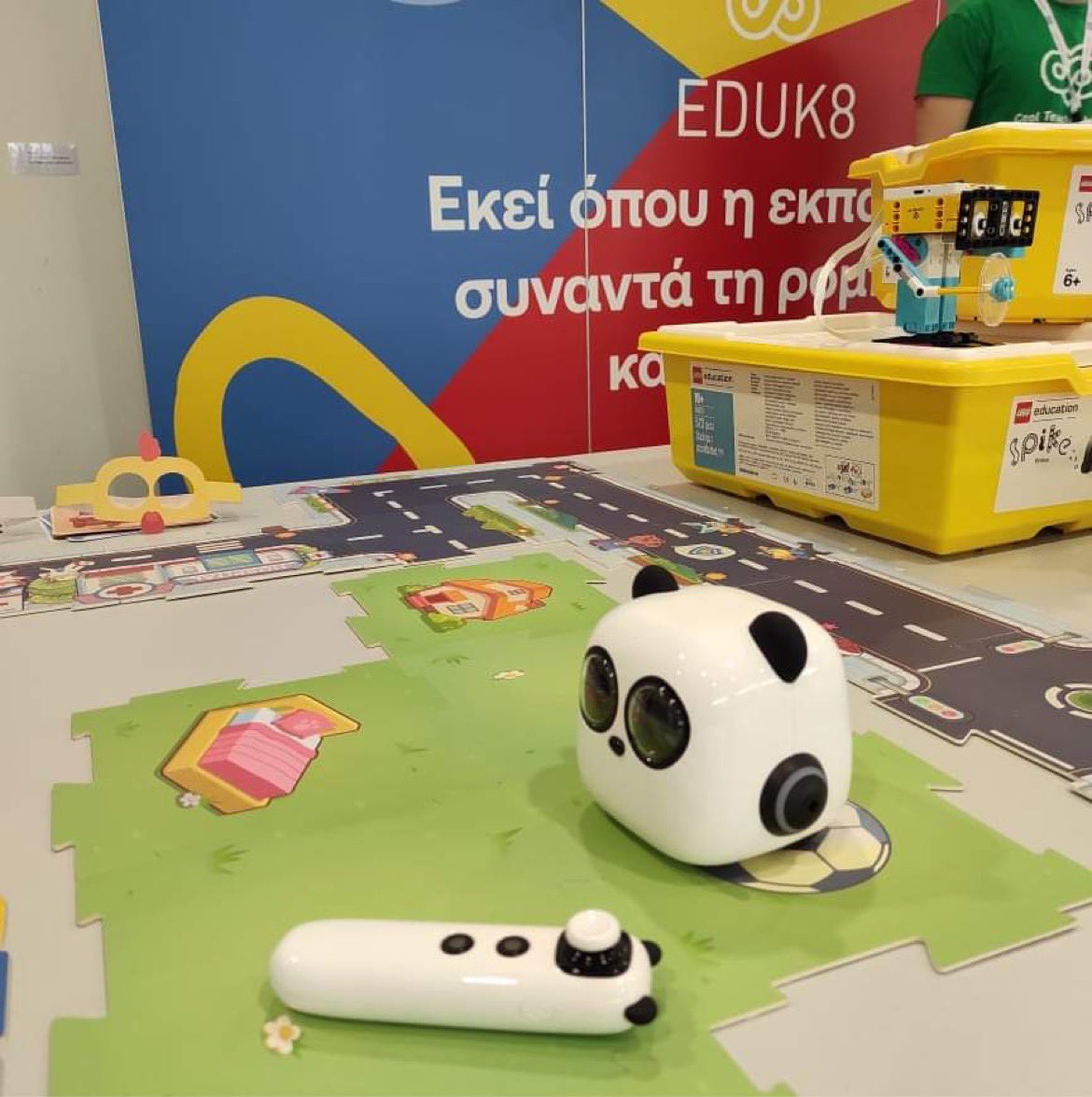 PlayEarly's tweet photo. 🤖Thank you @LEGO_Education #eduk8gr for your support! #playonathens https://t.co/yxybrD5atr
