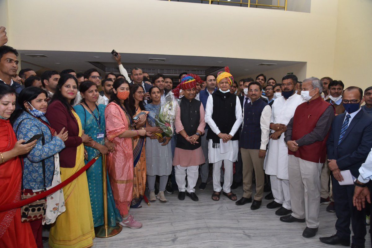 उप प्राचार्य के 11500 नव पद सृजन के लिए आभार जन नायक<a href="/ashokgehlot51/">Ashok Gehlot</a> आभार <a href="/GovindDotasra/">Govind Singh Dotasra</a> आभार<a href="/DrBDKallaINC/">Dr. Bulaki Das Kalla</a> <a href="/kana_ias/">Kana Ram</a> <a href="/Sos_Sourabh/">Sourabh Swami 🇮🇳</a>